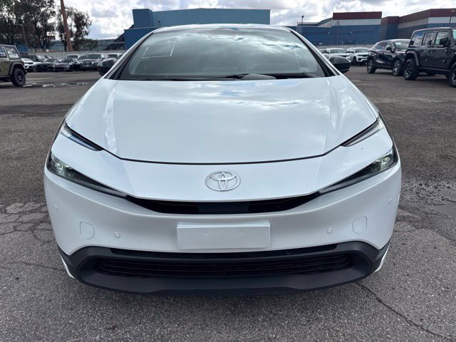 Used 2025 Toyota Prius LE FWD image 2