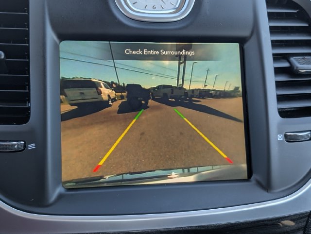 Used 2021 Chrysler 300 Touring w/ Driver Convenience Group RWD image 19