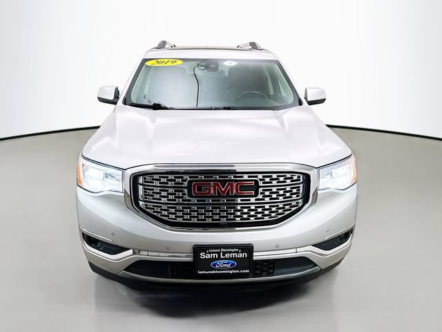 Used 2019 GMC Acadia Denali w/ Technology Package FWD image 2