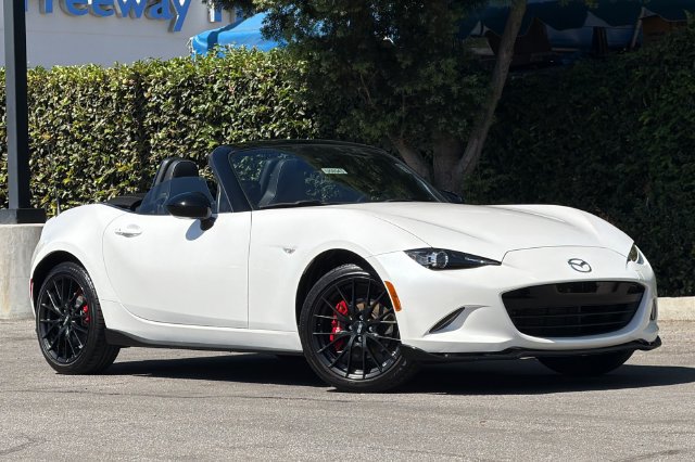 Used 2023 MAZDA MX-5 Miata Club w/ Brembo/BBS Recaro Package RWD image 2