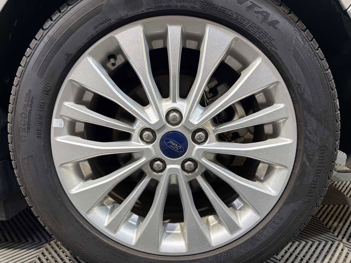 Used 2017 Ford C-MAX Energi SE FWD image 30