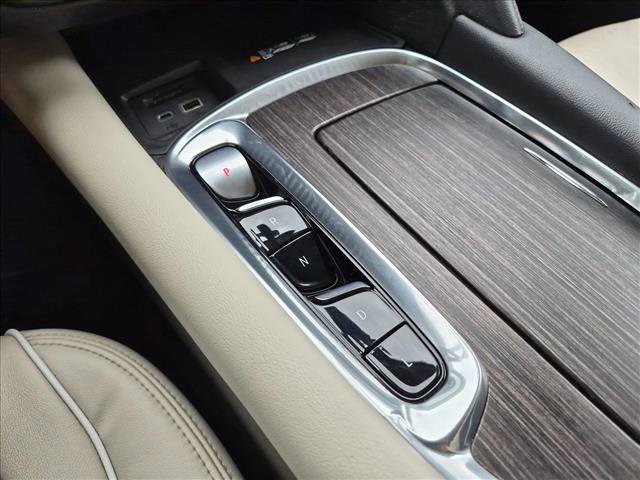 Used 2022 Buick Enclave Avenir w/ Avenir Technology Package FWD image 12