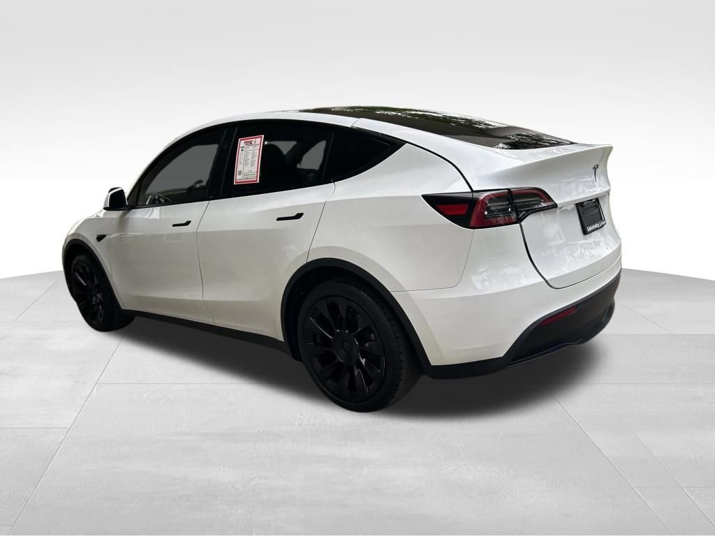 Used 2023 Tesla Model Y 2WD image 4