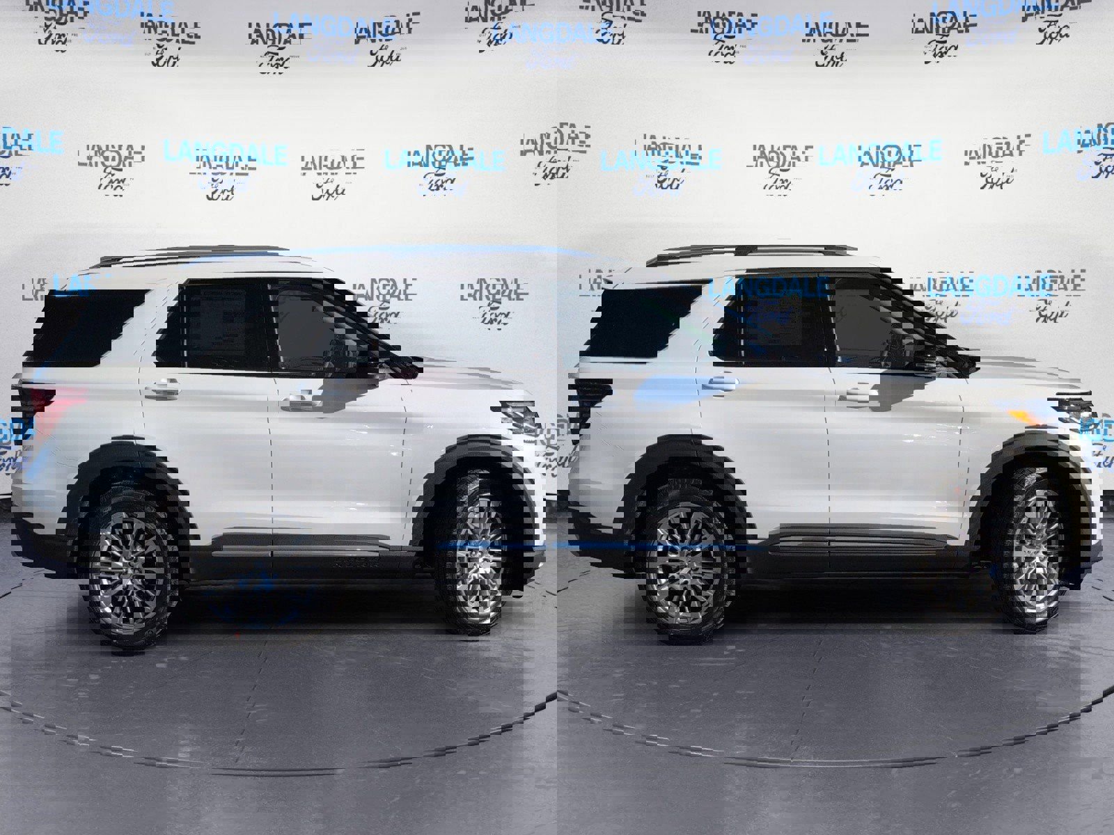 New 2026 Ford Explorer Platinum image 3