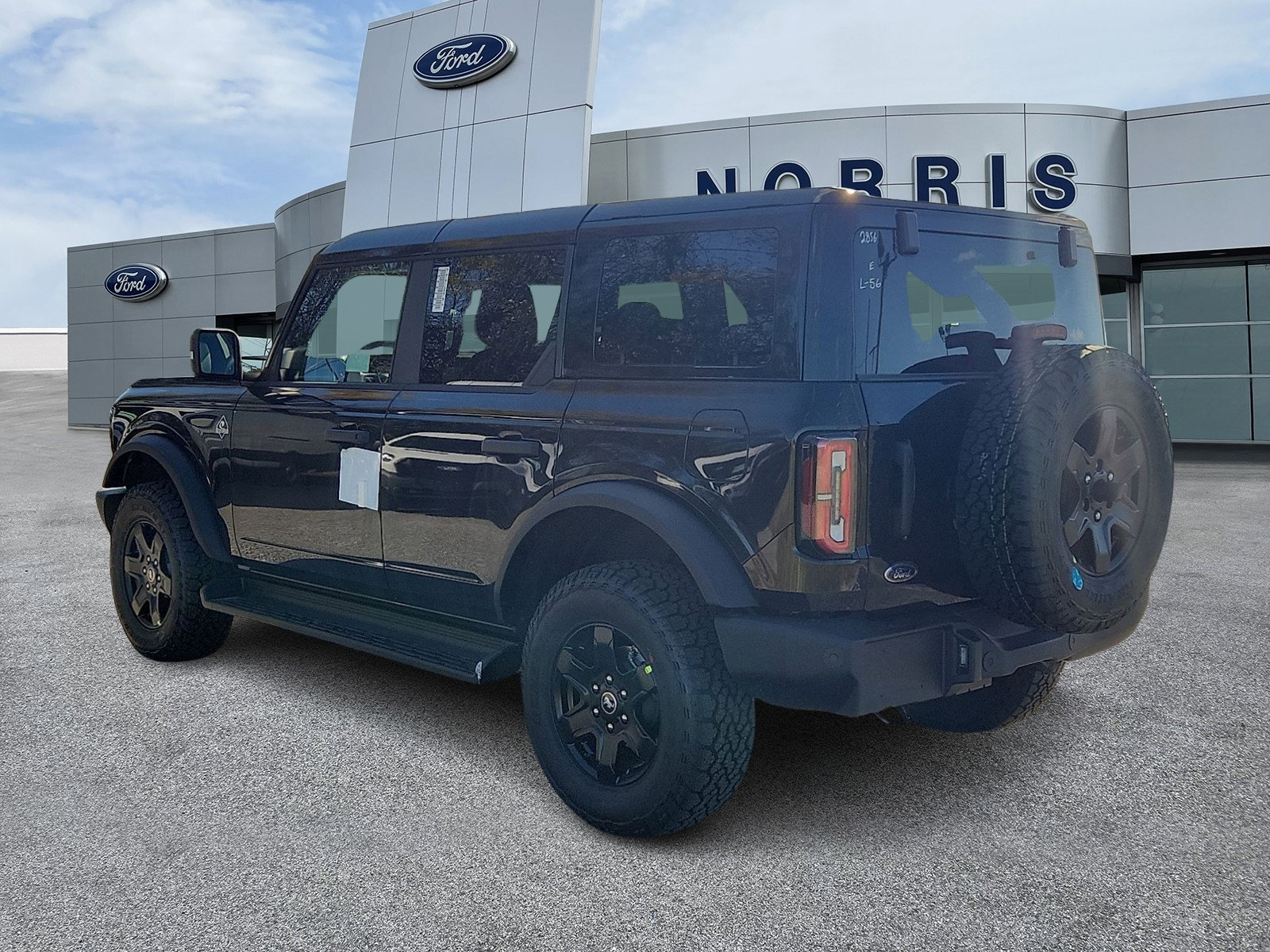 New 2025 Ford Bronco Outer Banks image 3