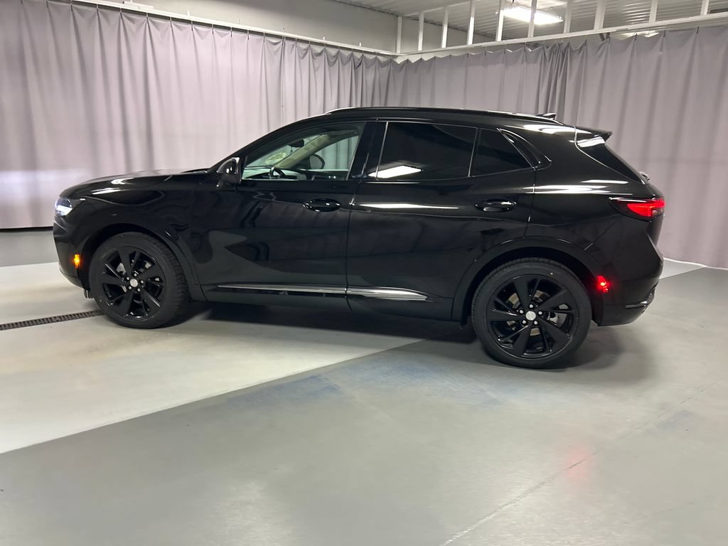 Used 2021 Buick Envision Essence w/ Technology Package I FWD image 4