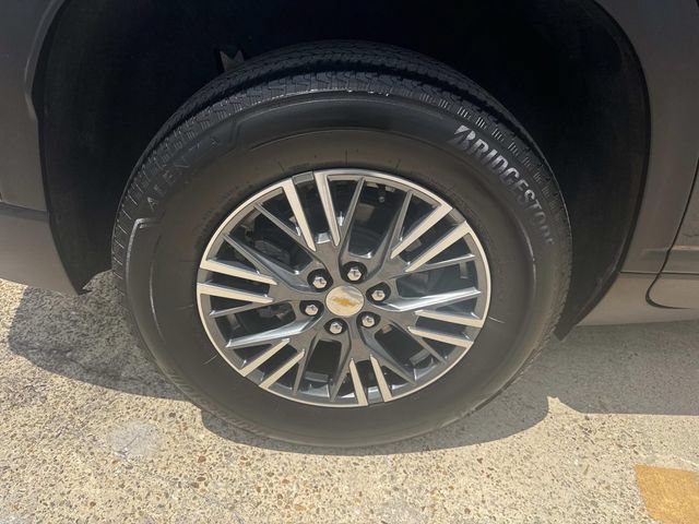 Used 2024 Chevrolet Traverse LT w/ LPO, Floor Liner Package FWD image 6