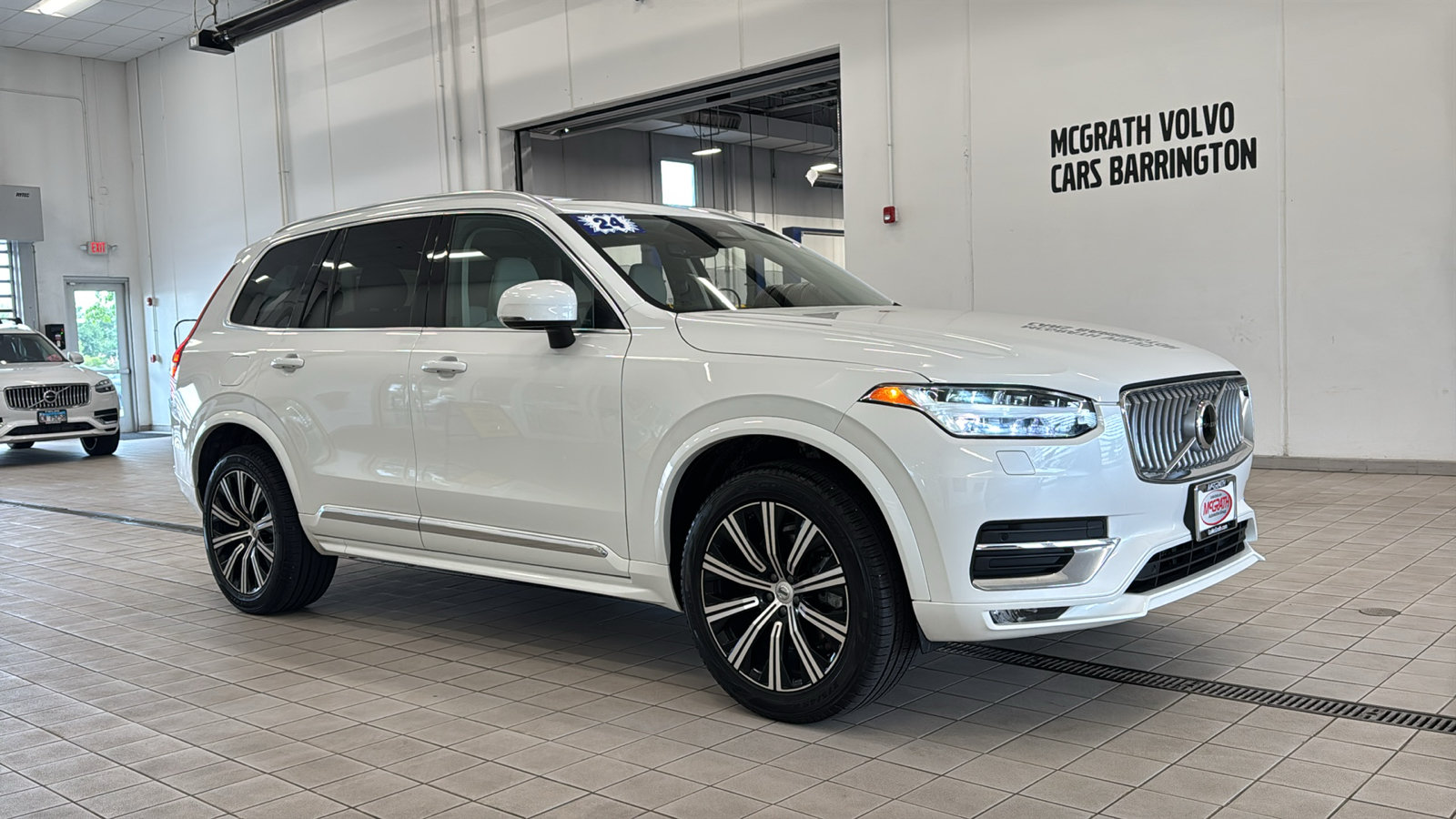 Used 2024 Volvo XC90 B5 Core w/ Protection Package Premier AWD/4WD image 3