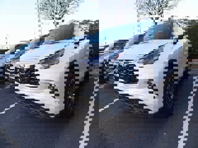 Used 2024 Toyota Highlander XLE