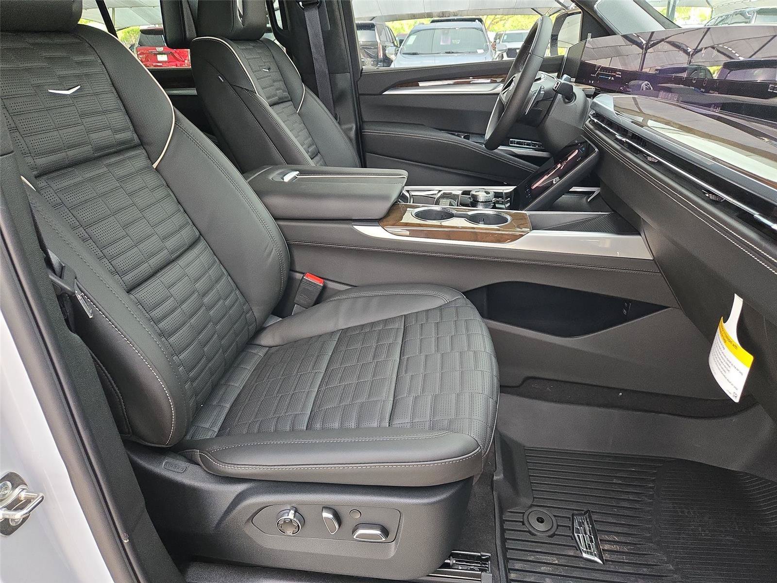 New 2026 Cadillac Escalade ESV Platinum Sport w/ LPO, ONYX Package AWD/4WD image 29