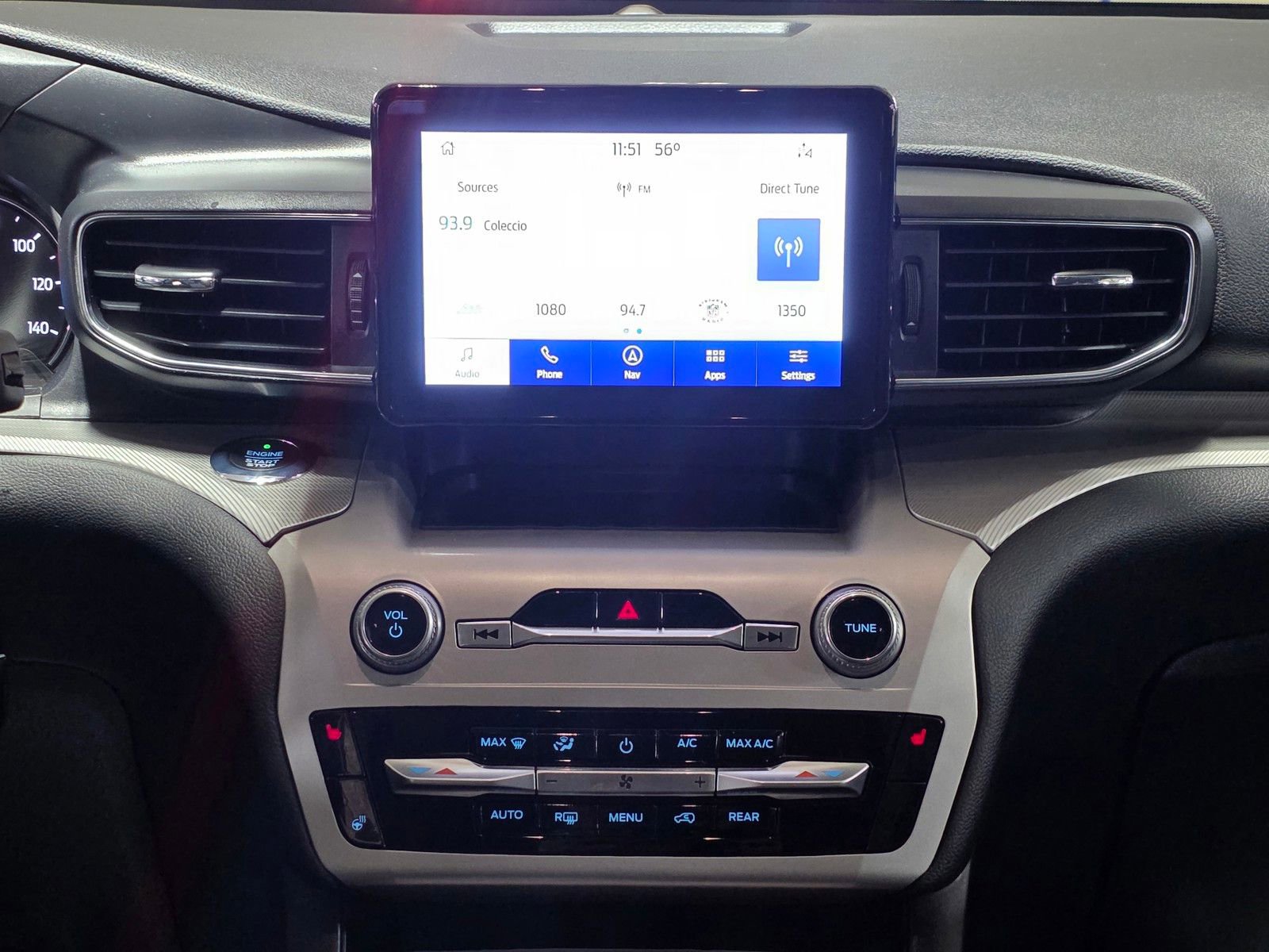 Used 2021 Ford Explorer XLT w/ Equipment Group 202A image 26