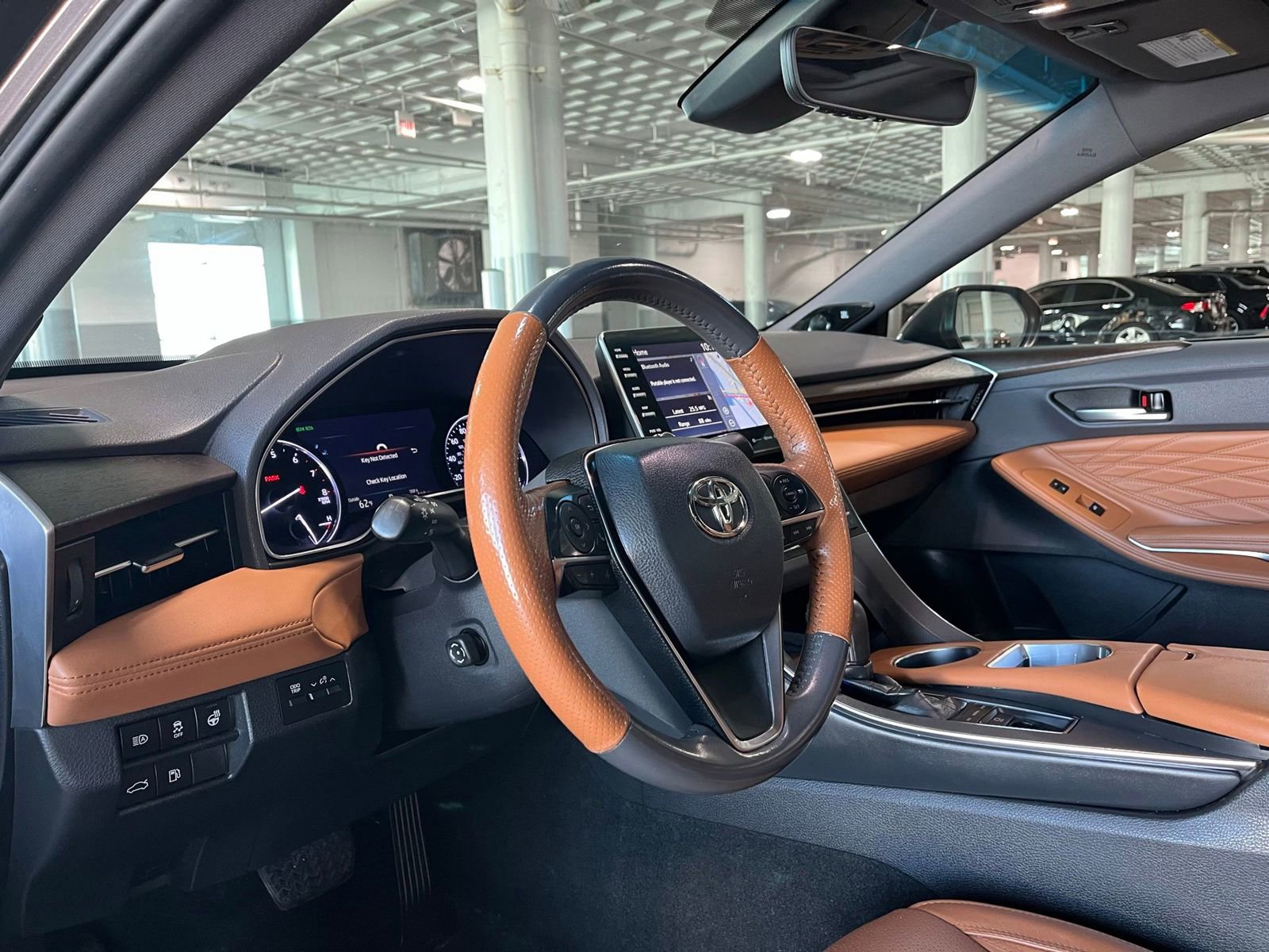 Used 2019 Toyota Avalon Limited w/ All Weather Liner Package FWD image 17