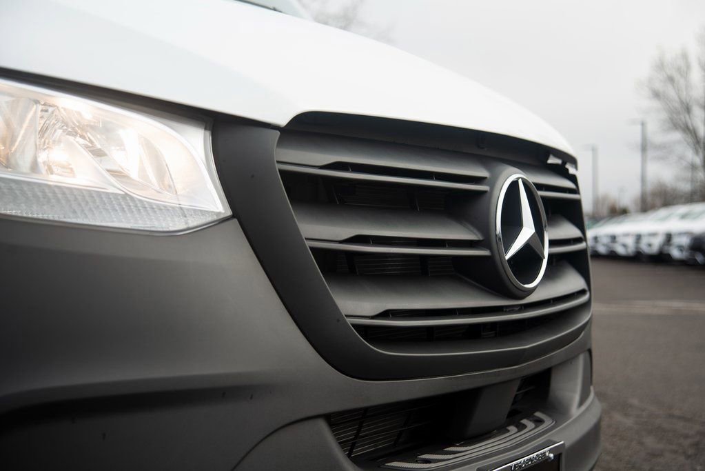 Used 2025 Mercedes-Benz Sprinter 2500 image 15