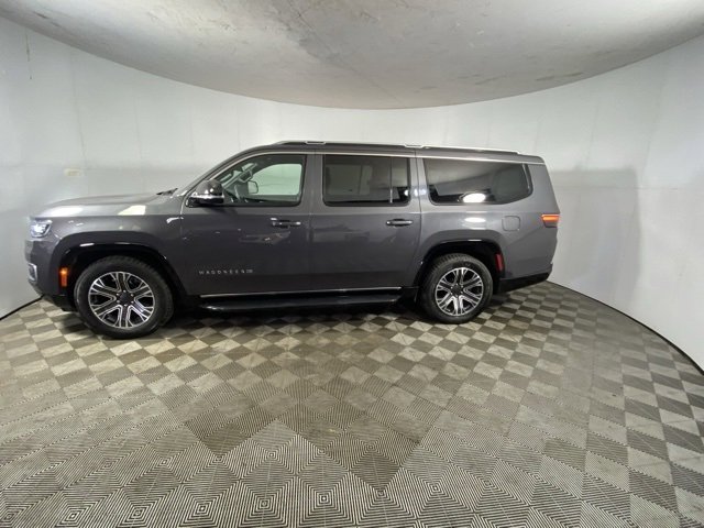 Used 2024 Jeep Wagoneer L Series II w/ Flexible Seating Group image 2