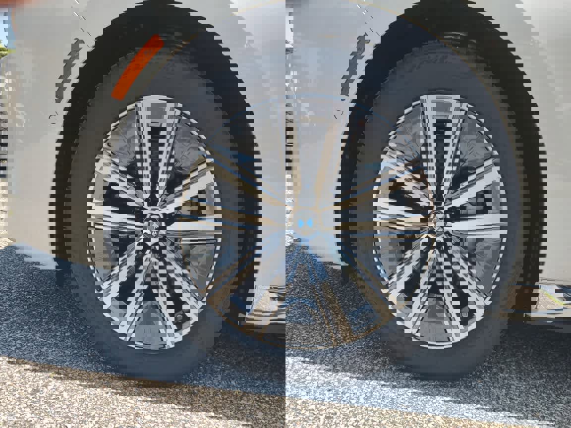 Used 2024 BMW i7 eDrive50 image 28