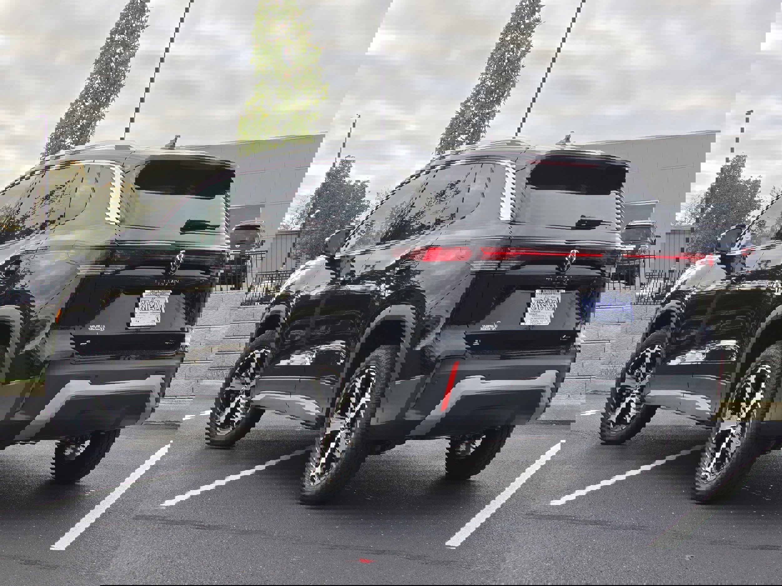 New 2026 Volkswagen Tiguan SE image 10