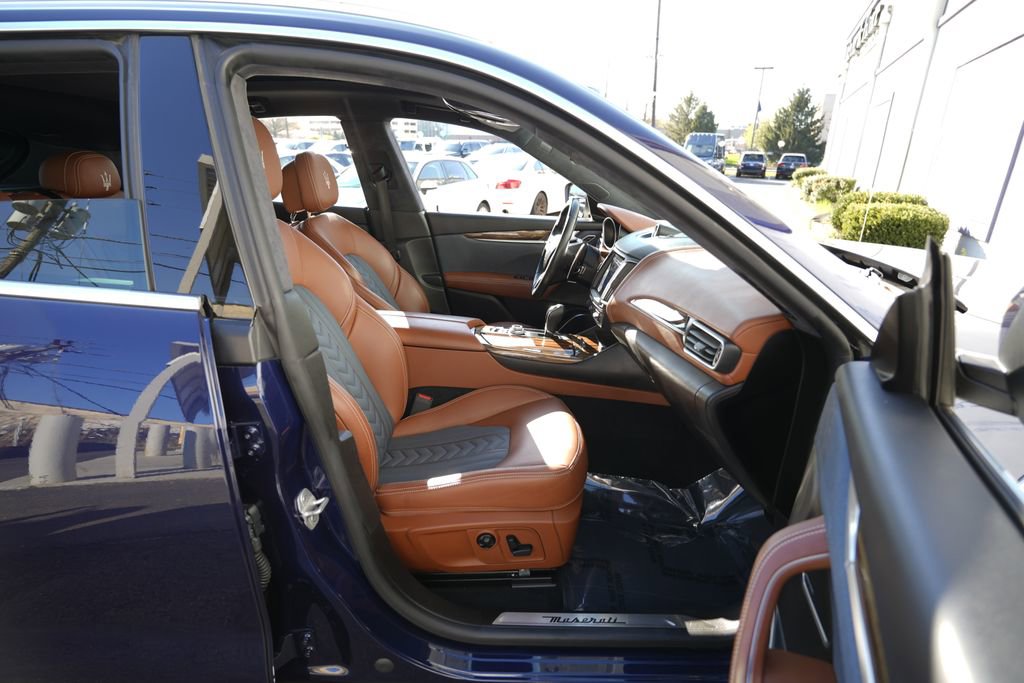 Used 2017 Maserati Levante S image 31