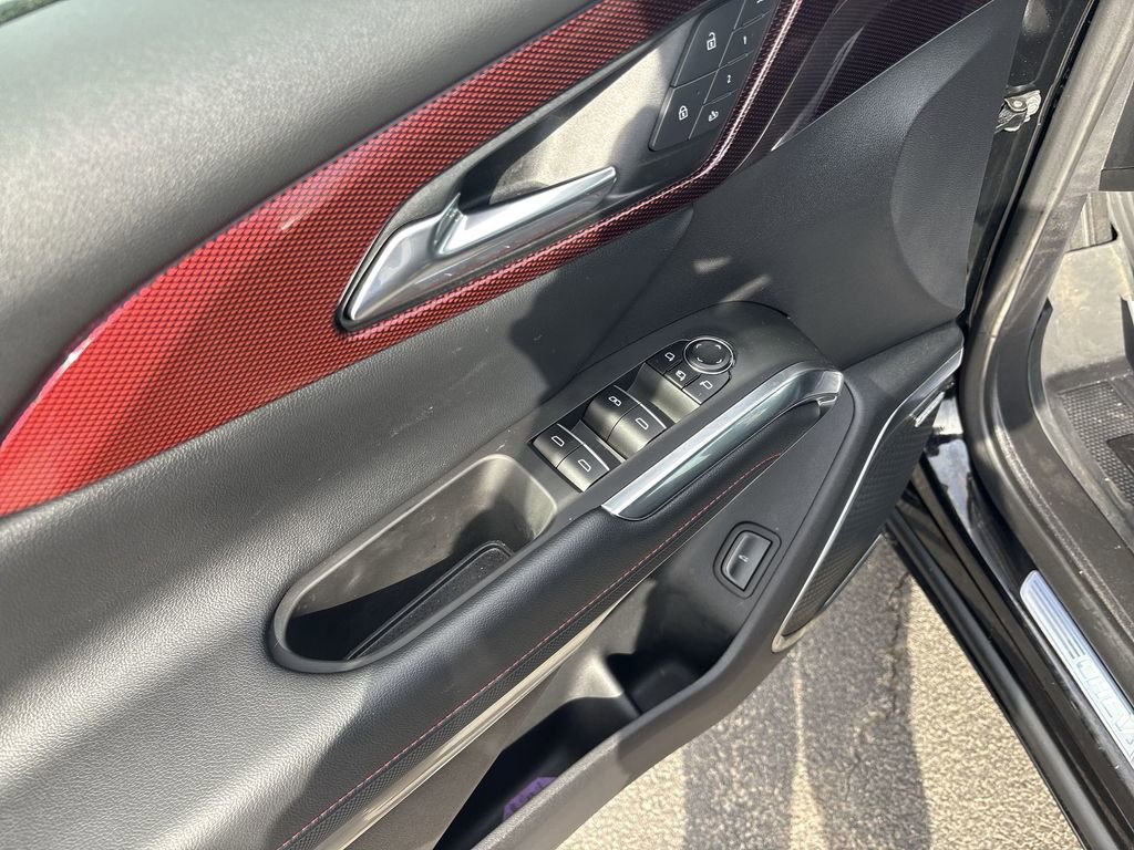 Used 2025 Chevrolet Traverse RS image 15