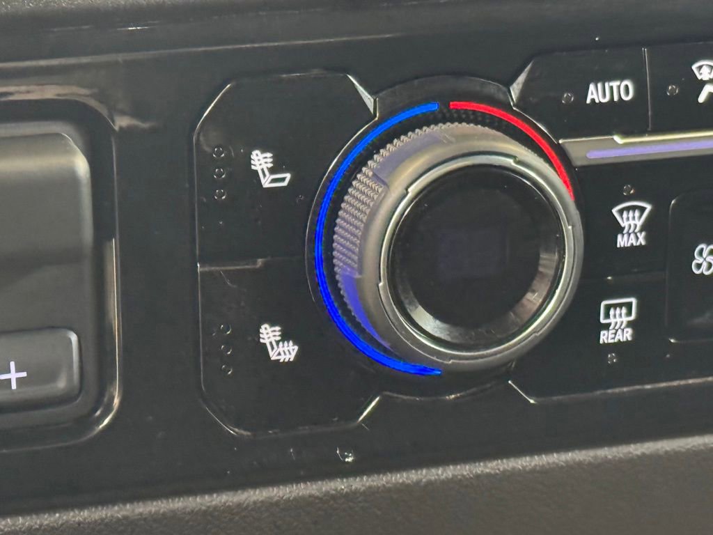 Used 2025 Chevrolet Silverado 2500 LT image 36