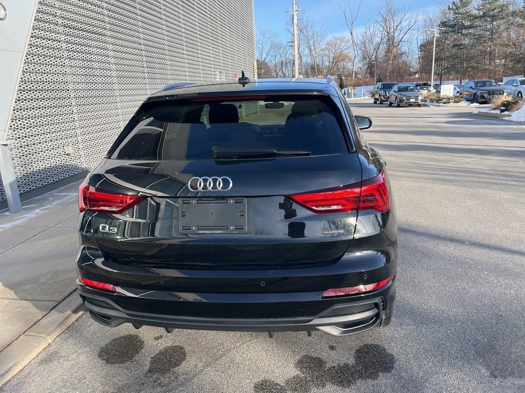 Used 2023 Audi Q3 2.0T Premium w/ Convenience Package image 29