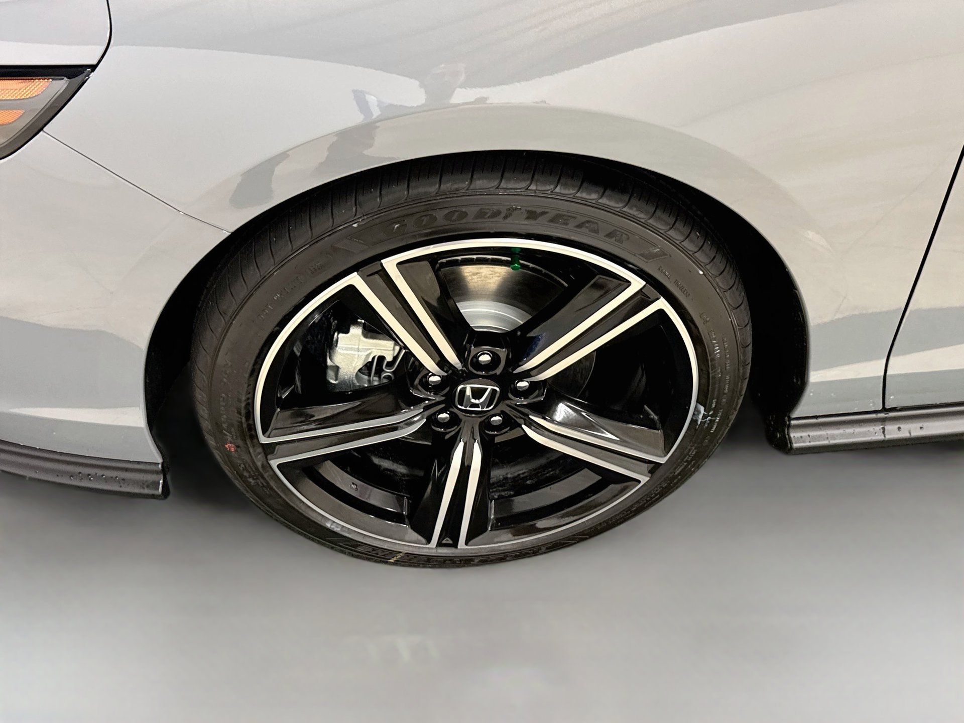Used 2025 Honda Accord Sport image 28