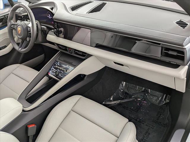 New 2026 Porsche Macan Electric image 25