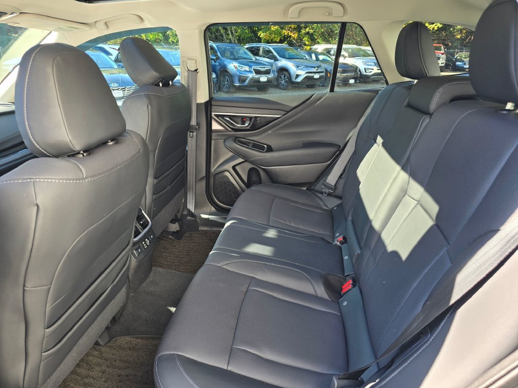 Used 2025 Subaru Outback Limited AWD/4WD image 10