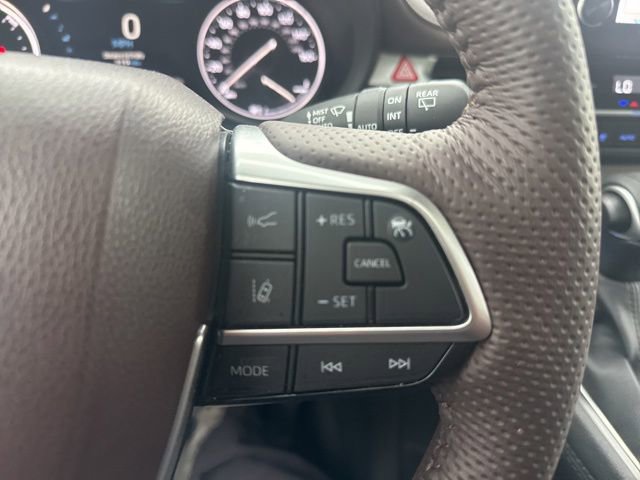 Used 2024 Toyota Sienna Platinum FWD image 16