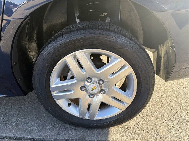 Used 2011 Chevrolet Impala LT FWD image 14