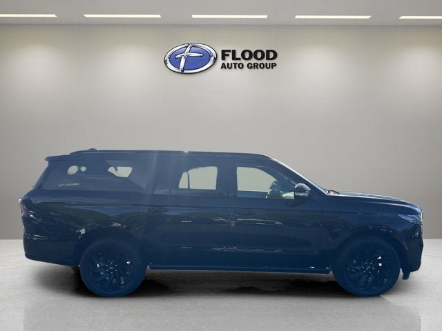 New 2026 Lincoln Navigator L Reserve w/ Jet Appearance Package AWD/4WD image 4
