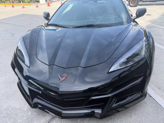 Used 2025 Chevrolet Corvette Z06 RWD image 2