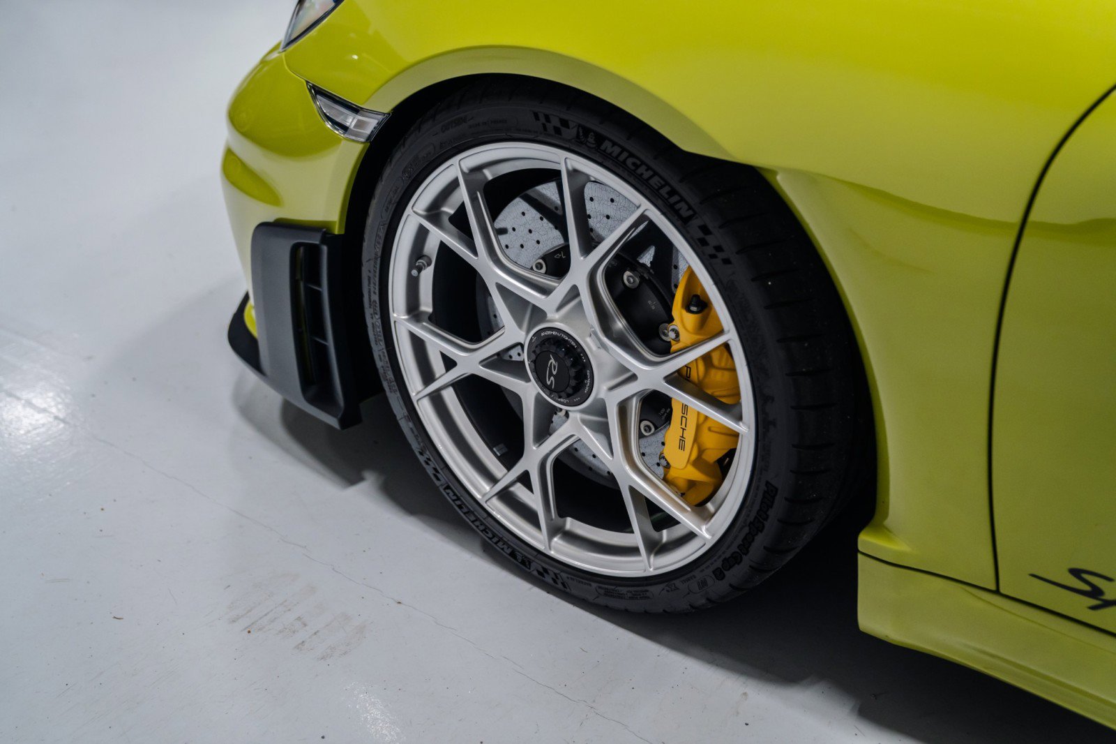 Used 2025 Porsche 718 Boxster Spyder RS image 40