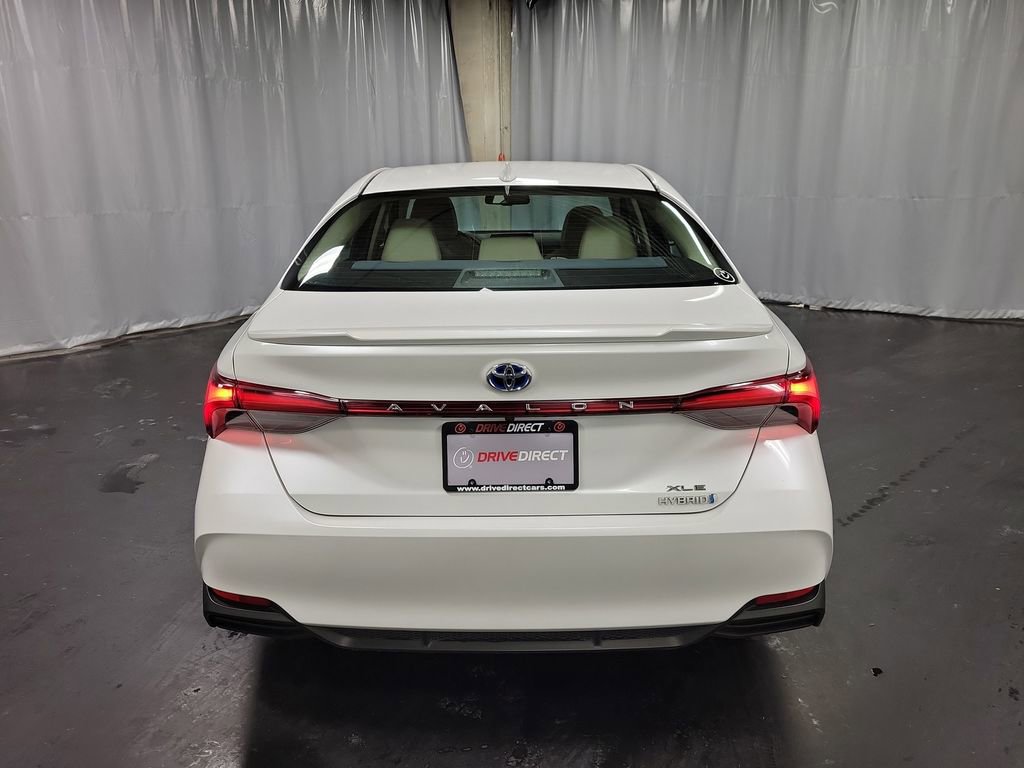 Used 2020 Toyota Avalon XLE w/ Moonroof Package image 7