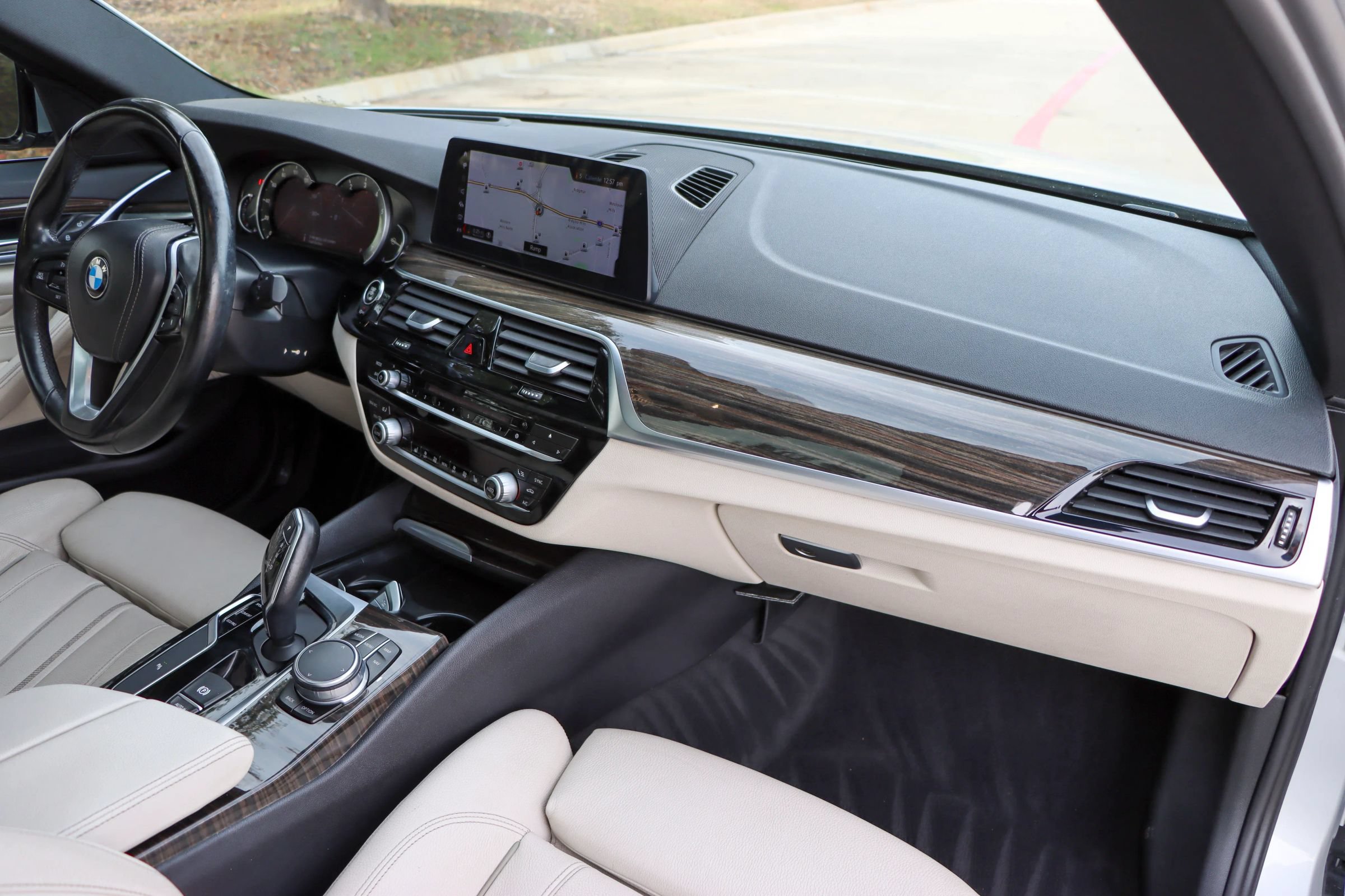 Used 2017 BMW 540i xDrive AWD/4WD image 23