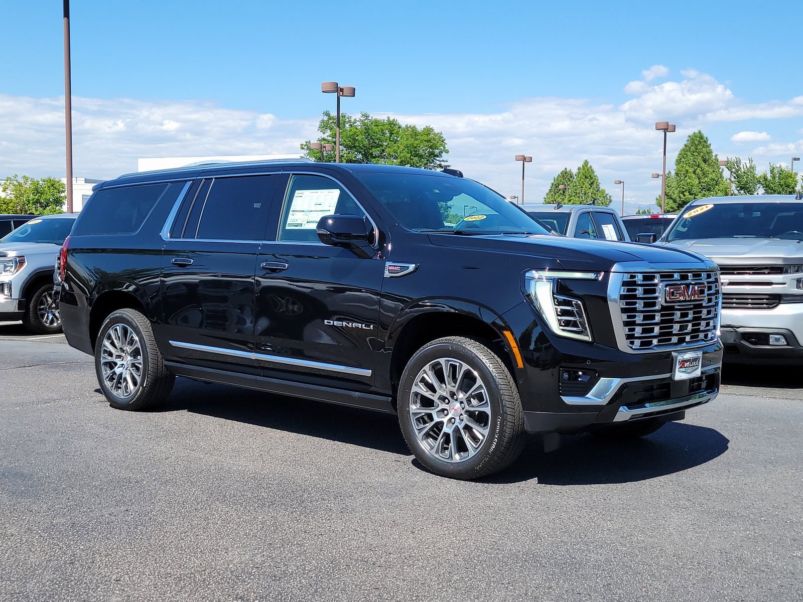 New 2025 GMC Yukon XL Denali w/ Denali Reserve Package