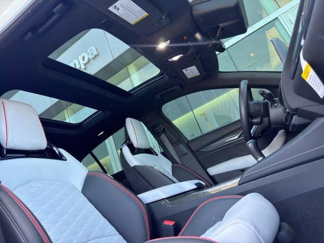 Used 2025 Cadillac CT5 V Blackwing w/ Carbon Fiber 1 Package RWD image 10