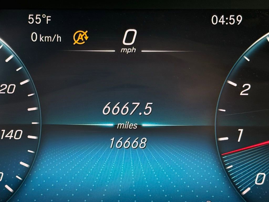 Used 2023 Mercedes-Benz GLC 300 4MATIC Coupe image 16