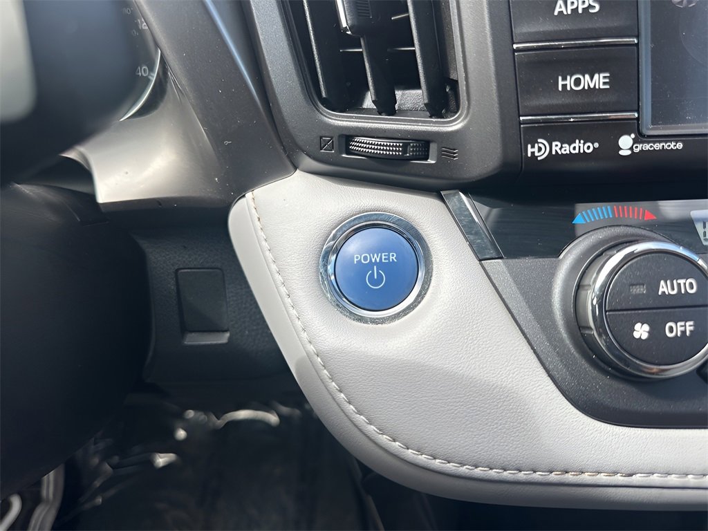 Used 2018 Toyota RAV4 XLE image 20