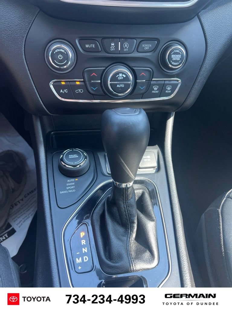 Used 2020 Jeep Cherokee Limited AWD/4WD image 25