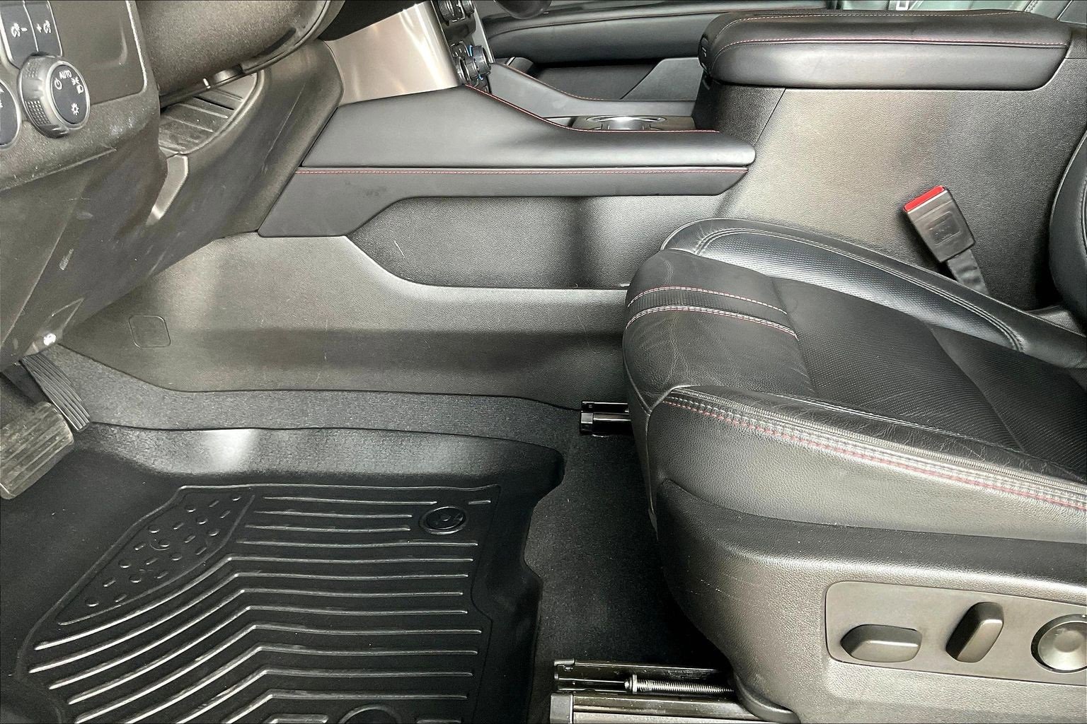 Used 2021 Chevrolet Suburban RST image 15