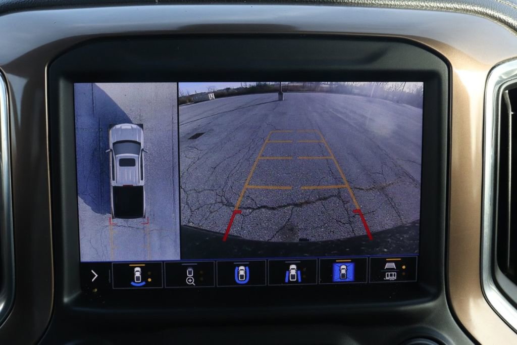 Used 2020 Chevrolet Silverado 1500 High Country w/ Technology Package image 6