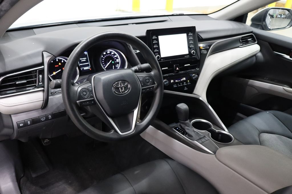 Used 2022 Toyota Camry LE image 18