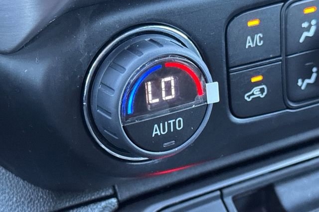 Used 2022 GMC Acadia AT4 w/ Technology Package image 30