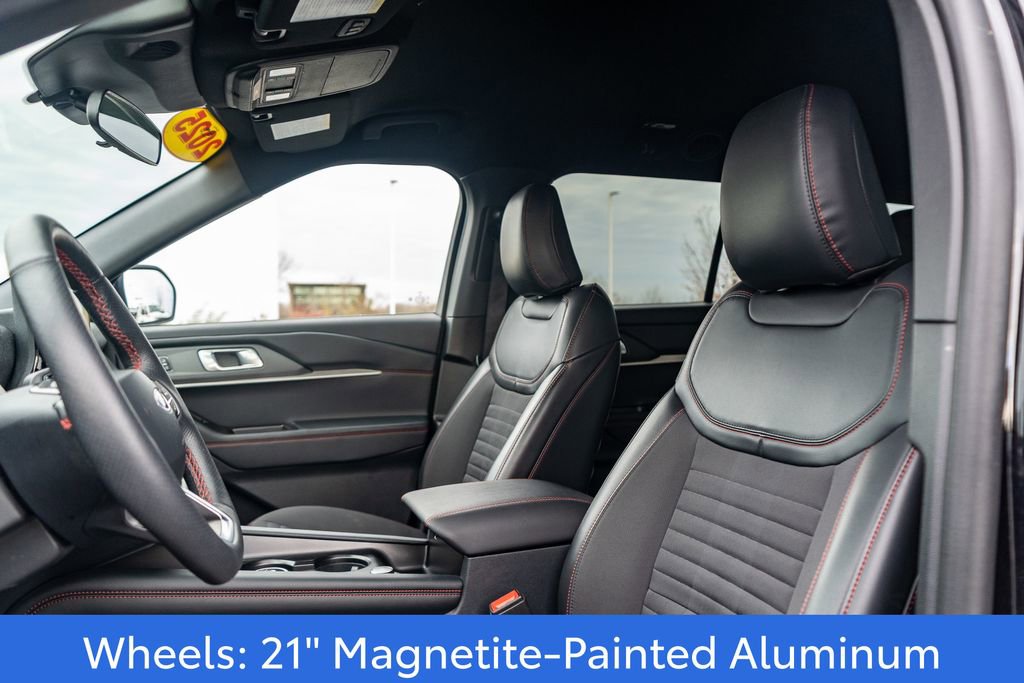 Used 2025 Ford Explorer ST-Line w/ ST-Line Street Pack image 20