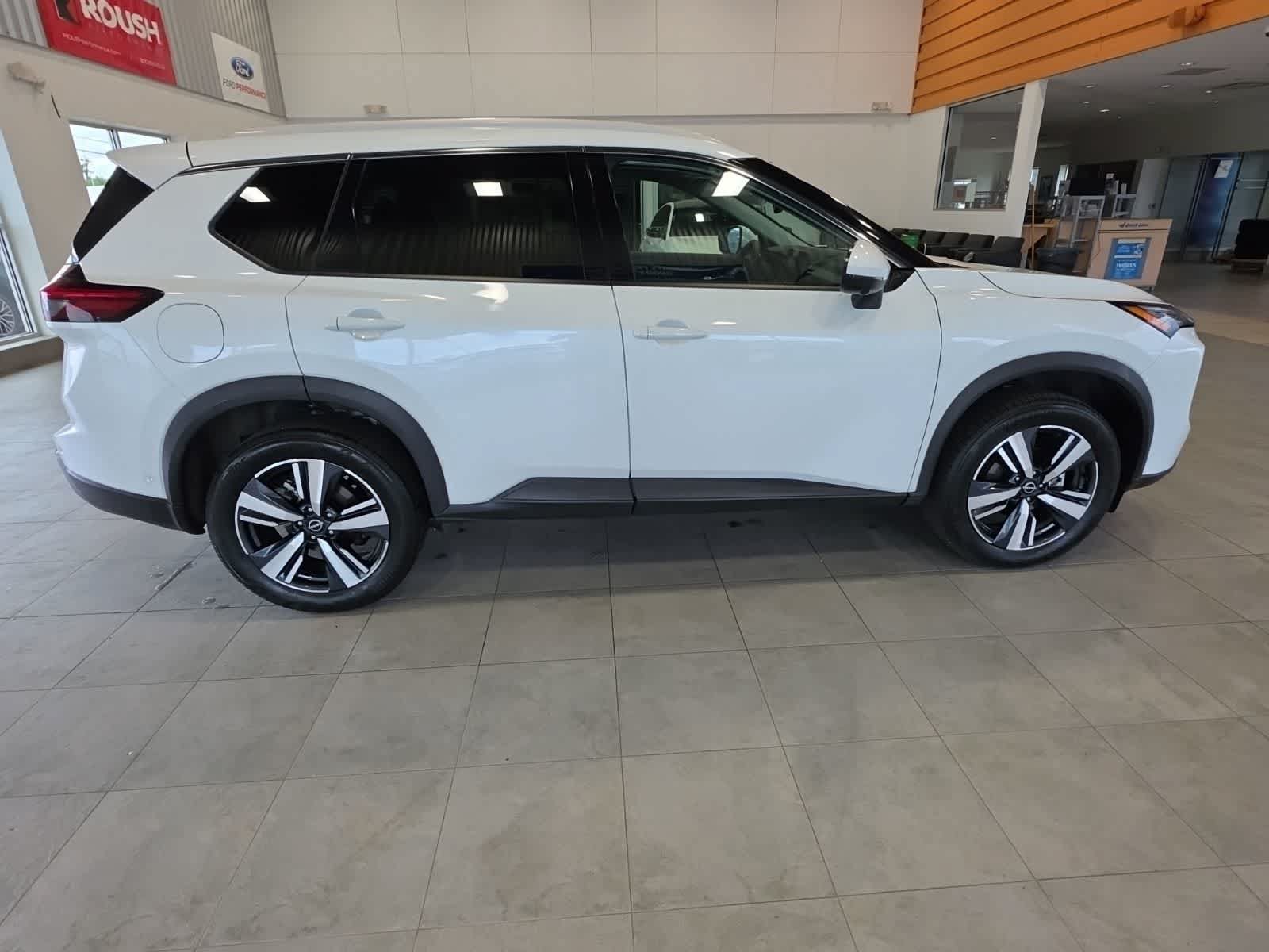 Used 2026 Nissan Rogue SL AWD/4WD image 6