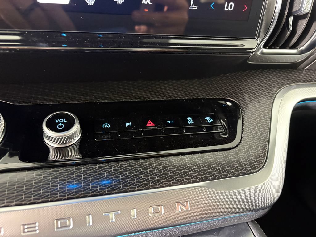 New 2026 Ford Expedition Platinum w/ Stealth Performance Package AWD/4WD image 23