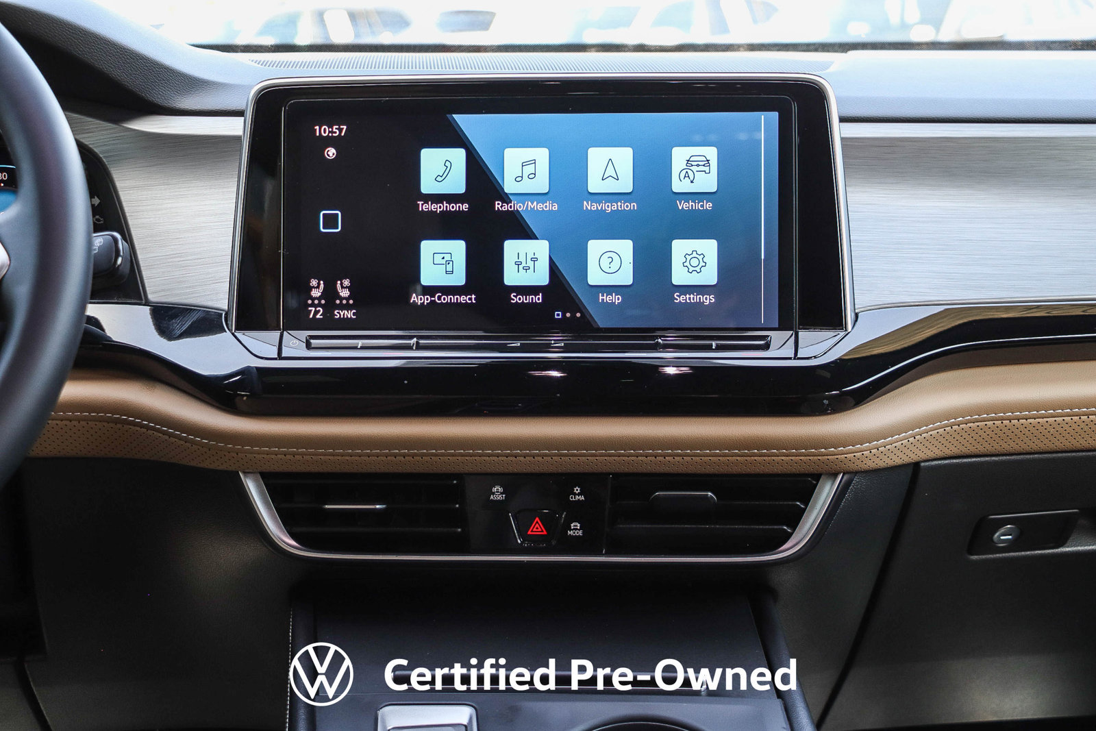 Used 2024 Volkswagen Atlas Cross Sport SE FWD image 15
