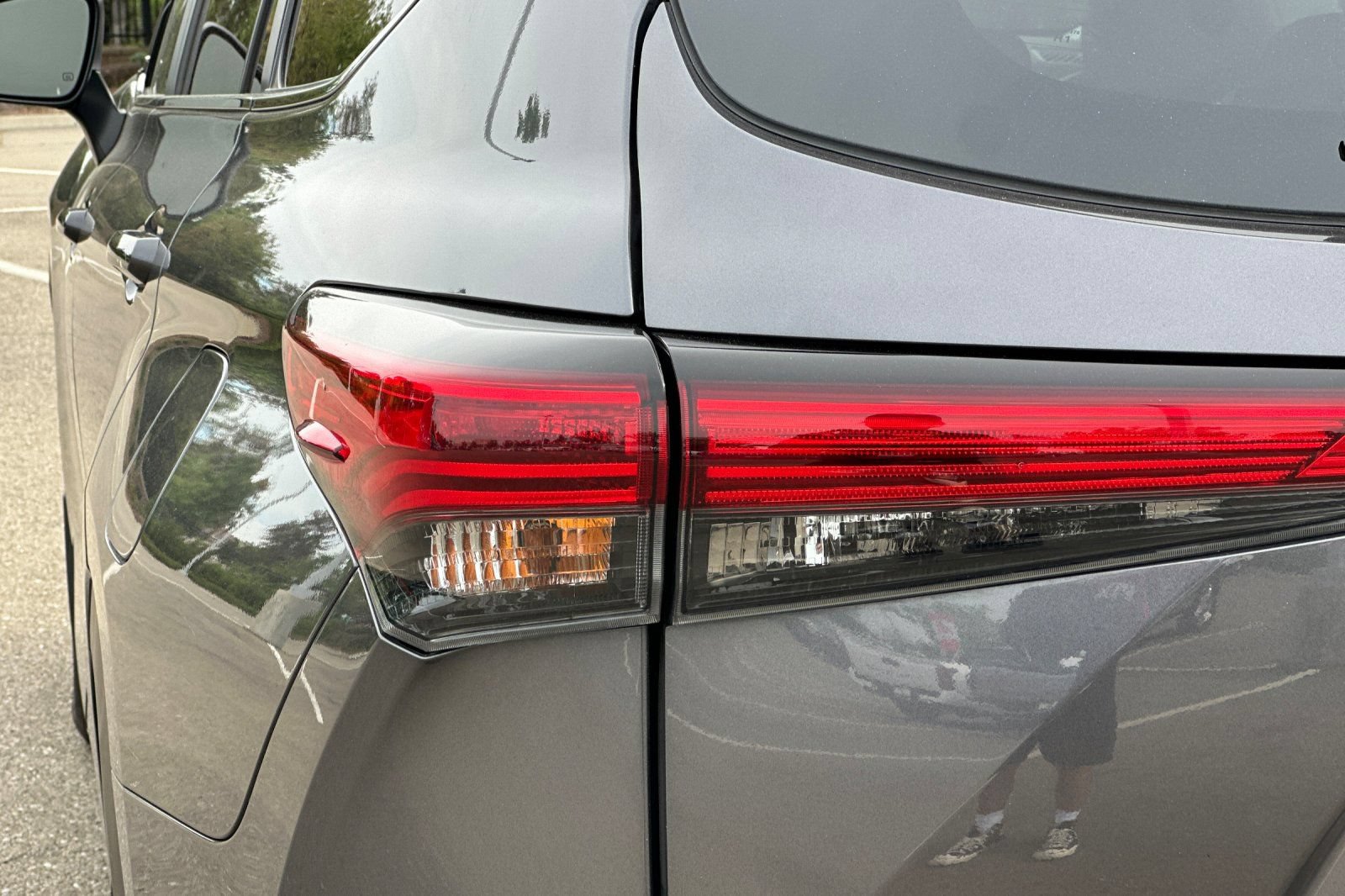 Used 2023 Toyota Highlander XLE AWD/4WD image 47