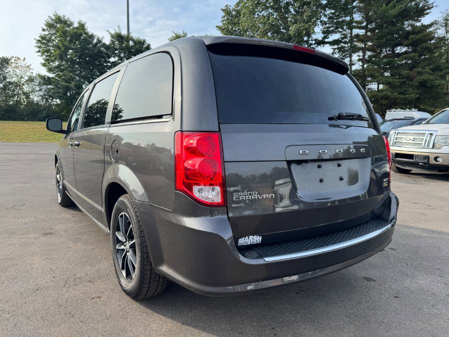 Used 2019 Dodge Grand Caravan GT image 3