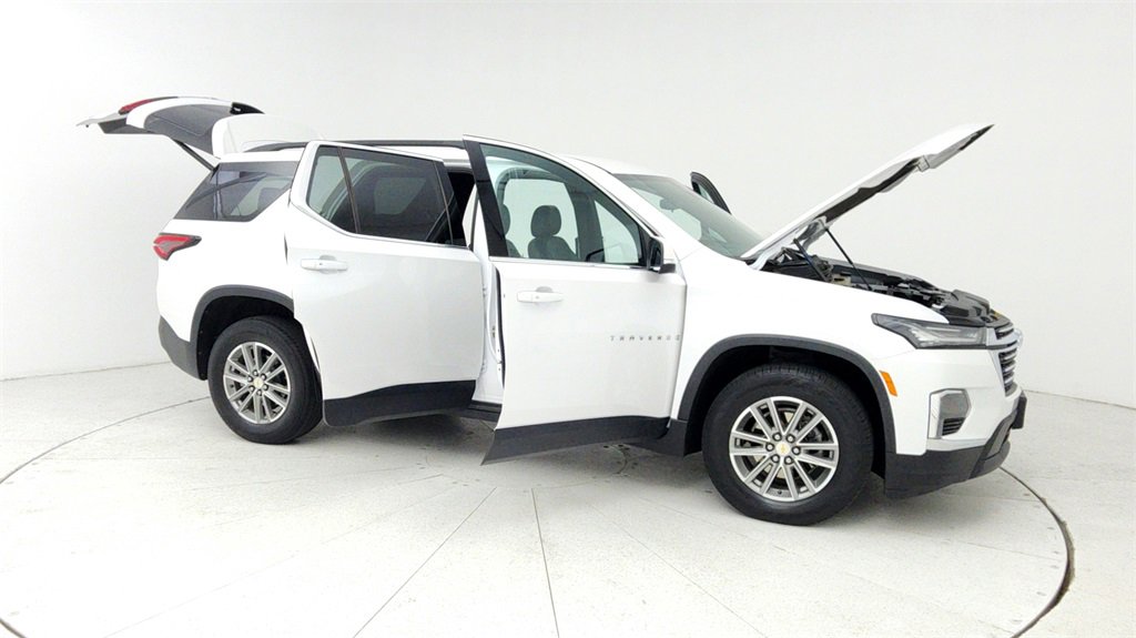 Used 2023 Chevrolet Traverse LT image 13
